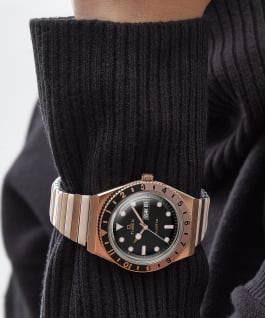 Orologio Timex Q da 38 mm con cinturino in maglia d&rsquo;acciaio elastica Oro rosa/Nero large